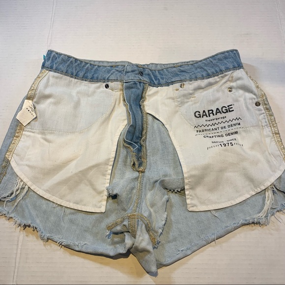 Size 9 Garage distressed denim high rise light wash festival shorts - Picture 12 of 15